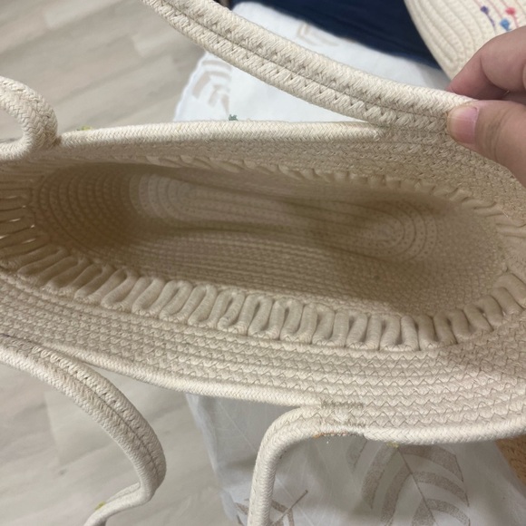 Elegant Cream Women's Shoes - Picture 1 of 6